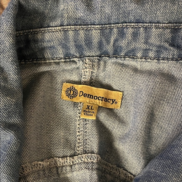Democracy Blue Jean Jacket - Picture 4 of 5